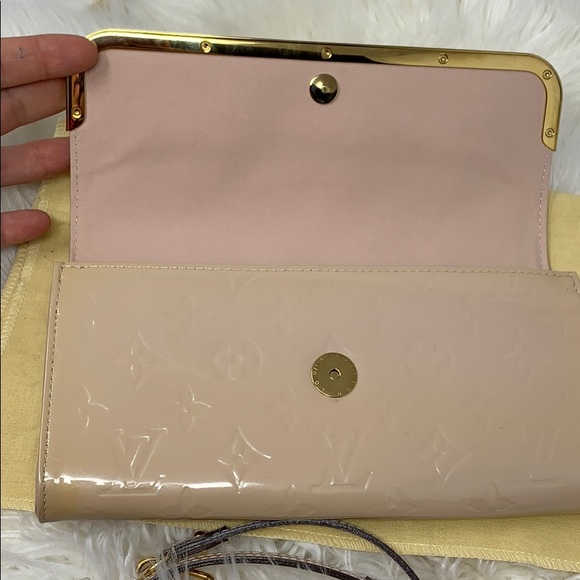 Authentic Louis Vuitton Rossmore MM Vernis Rose - Picture 6 of 15